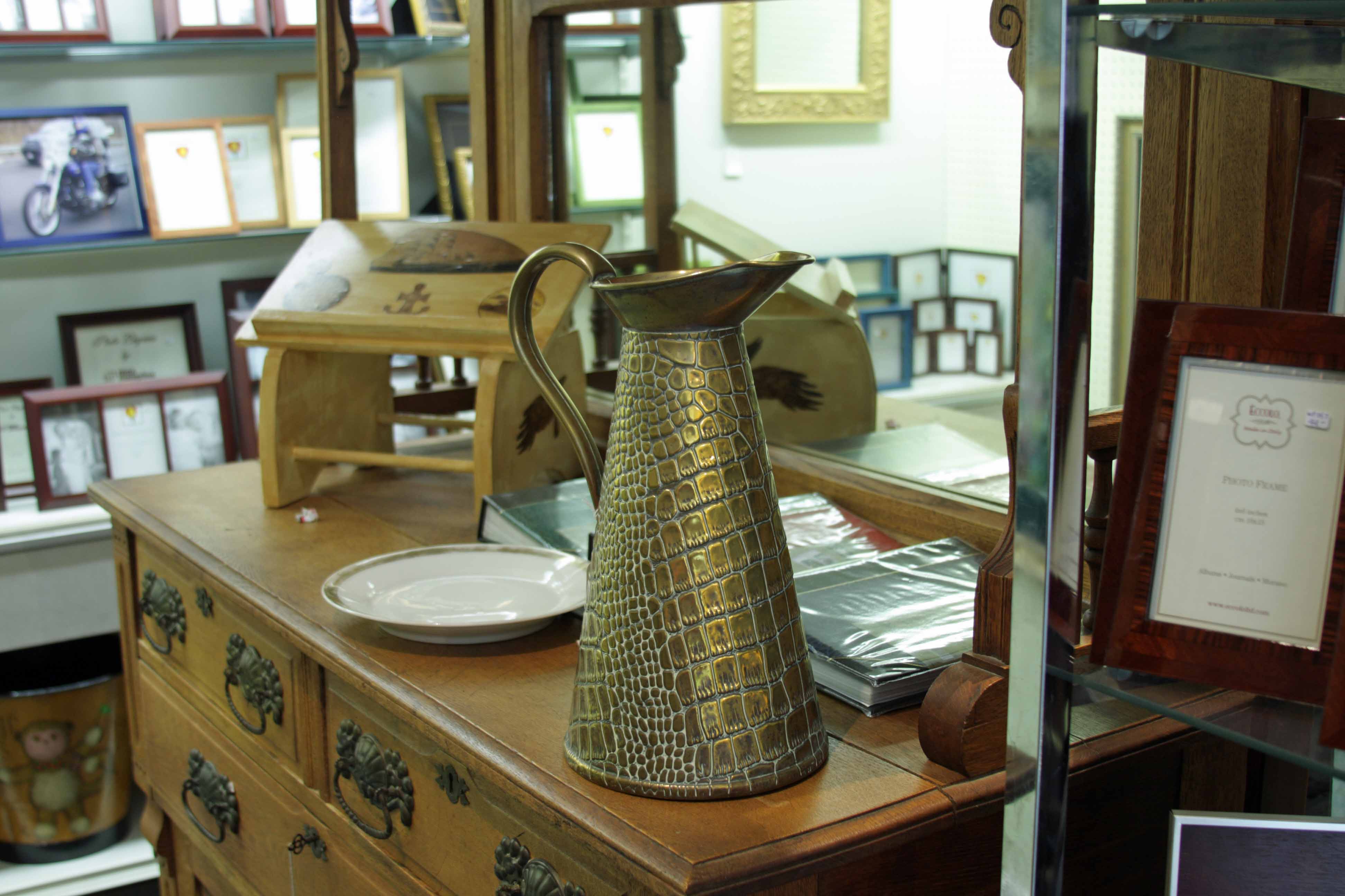 Barnes Gallery Custom Framing